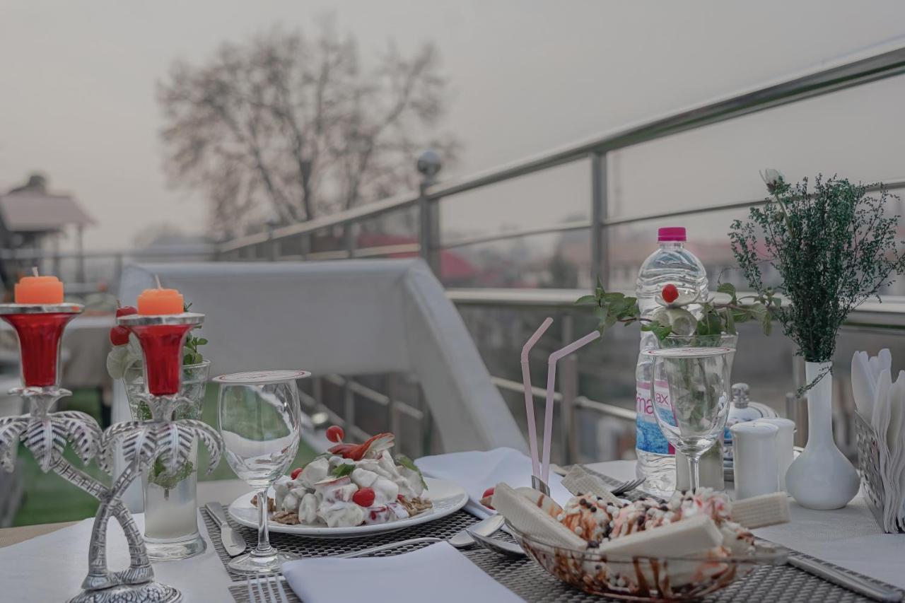 Hotel Rose Petal Srinagar Exterior foto